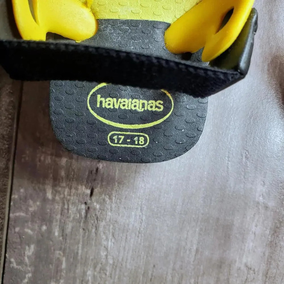 Havaianas Baby Heroes Yellow BATMAN Sandals Flip Flops Infact Size 17-18 4C NWOT - Picture 6 of 12